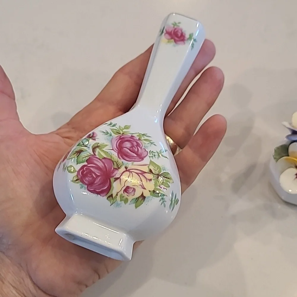 Elegant Floral Vase Set with Gold Accents